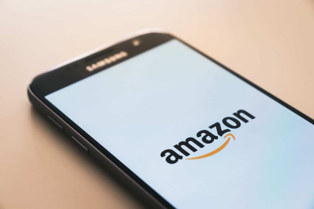 Amazon CEO Jeff Bezos Just Made $13B in a Single Day Amazon CEO Jeff Bezos set the new record for largest single-day increase in net worth as he gained $13 billion in one day.