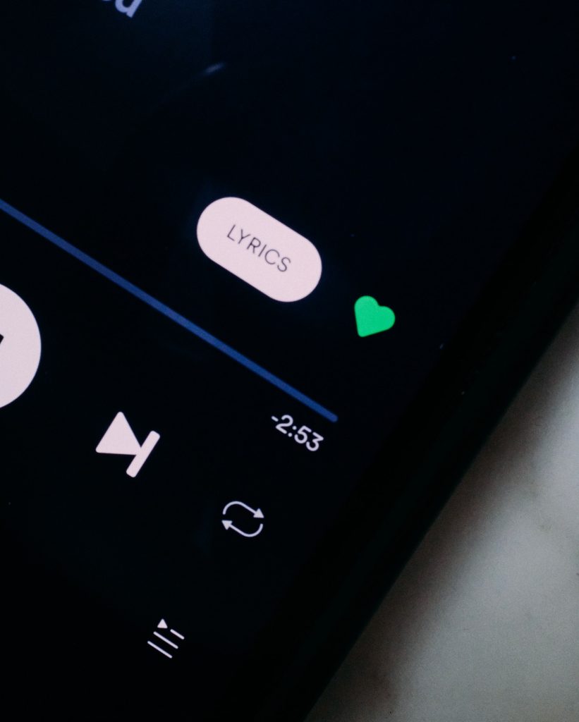 Spotify To Let Users Share Quotes From Podcasts Spotify has announced that it will let users share quotes directly from podcasts to social media and messaging apps like whatsapp, twitter and snapchat