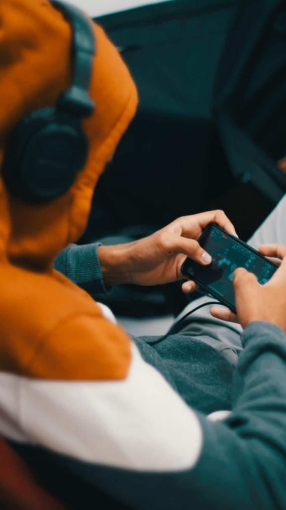 Microsoft Blames Apple for Shutting Out Project xCloud After the beta testing of Project xCloud for iOS ended, Microsoft is now claiming that Apple is denying users access to cloud gaming.