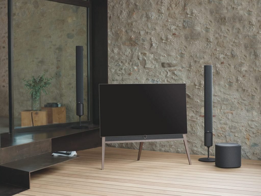 LG Releases World’s First Rollable TV For $87,000
