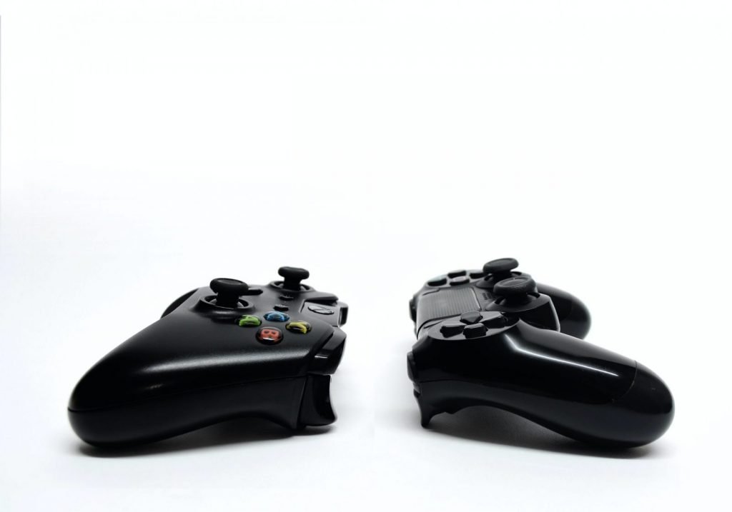 Should You Buy the PS5 or the Xbox Series X? Should You Buy the PS5 or the Xbox Series X?