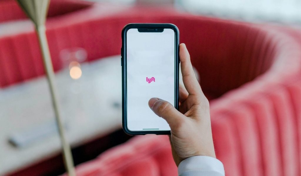 Uber, Lyft May Stop Operating in California After Refusing to Reclassify Drivers Uber, Lyft May Stop Operating in California After Refusing to Reclassify Drivers
