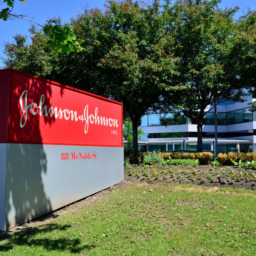 FDA clears J&J’s robotic surgery system for total knee replacements