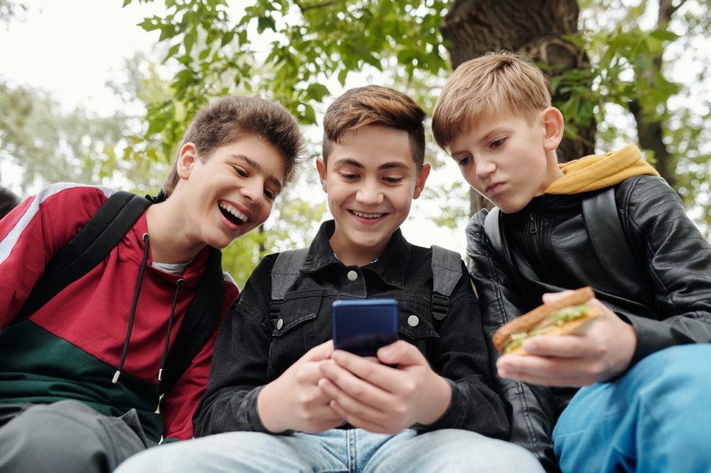 How To See Who Viewed Your Location On Snapchat how to see who viewed your location on snapchat