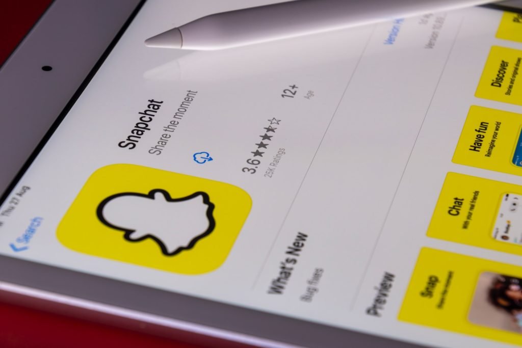 what does the hourglass on snapchat mean