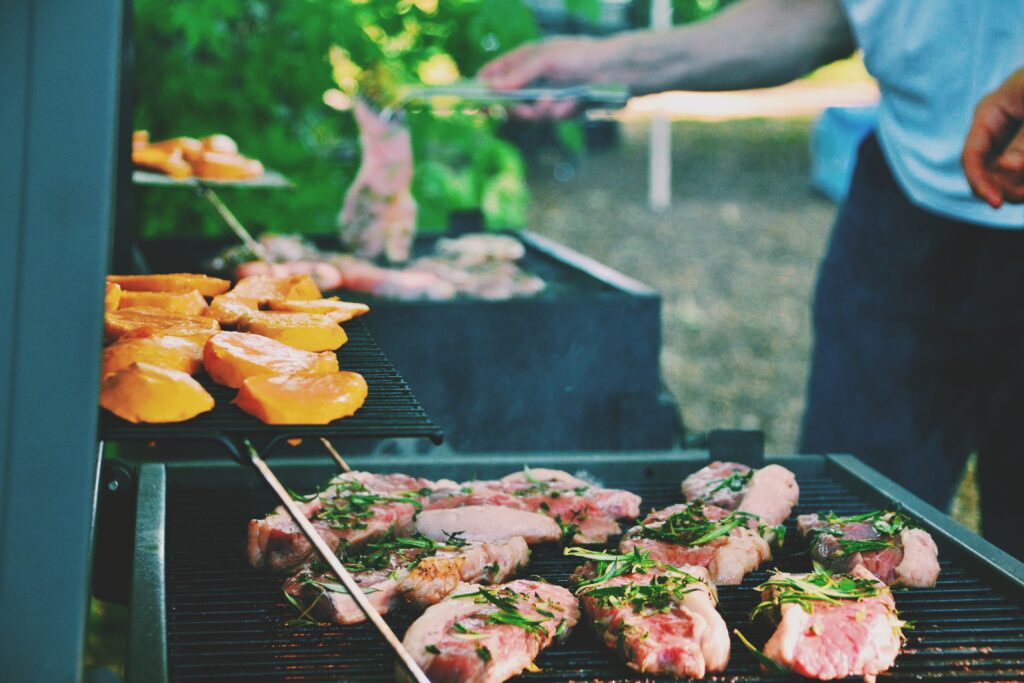 4 Tips to Make Hosting a Family BBQ Easier This Summer